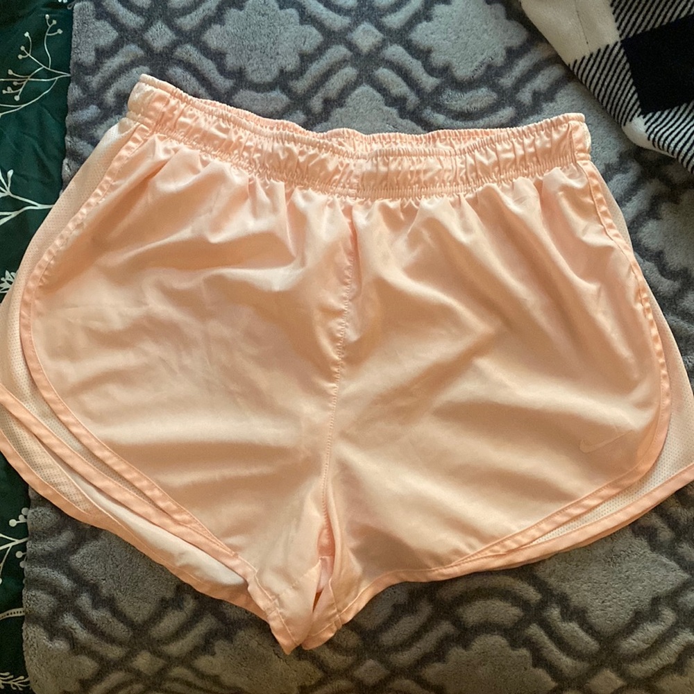 ✨3 for $25✨ NWOT peach Nike tempo shorts